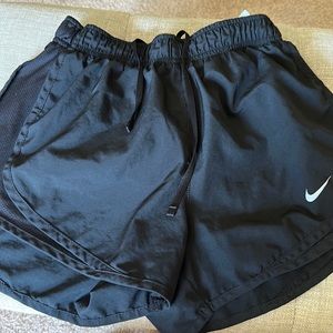 Nike shorts XS. Excellent condition